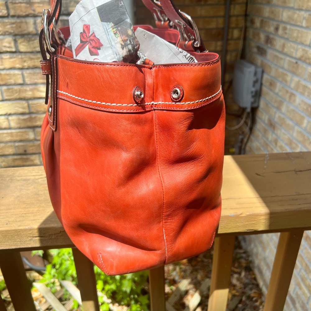 Coach Large vintage pumpkin orange soho. Pleated leather shoulder bag - Picture 4 of 11